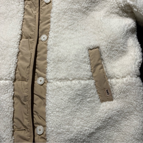 Levi’s women’s MARLOWE OVERSIZED REVERSIBLE SHERPA Quilted JACKET - Picture 3 of 16